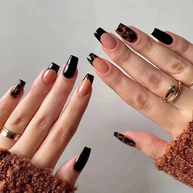 24Pcs Seamless Removable Artificial Press On Nail Art Detachable Fashion False Nails With Designs French Black Edge Fake Nails