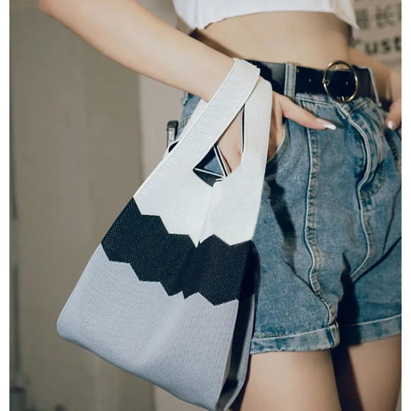 Charming Knitted Beach Bag 🏖️✨ - Trendy Tote with Woven Wrist Pouch 👜💖