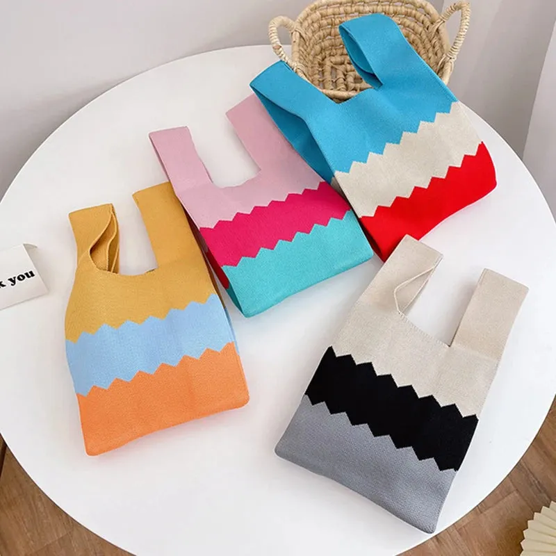 Charming Knitted Beach Bag 🏖️✨ - Trendy Tote with Woven Wrist Pouch 👜💖