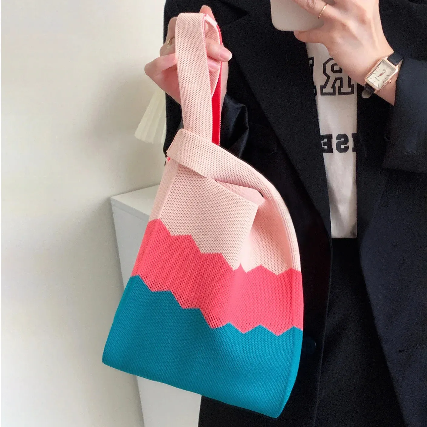 Charming Knitted Beach Bag 🏖️✨ - Trendy Tote with Woven Wrist Pouch 👜💖