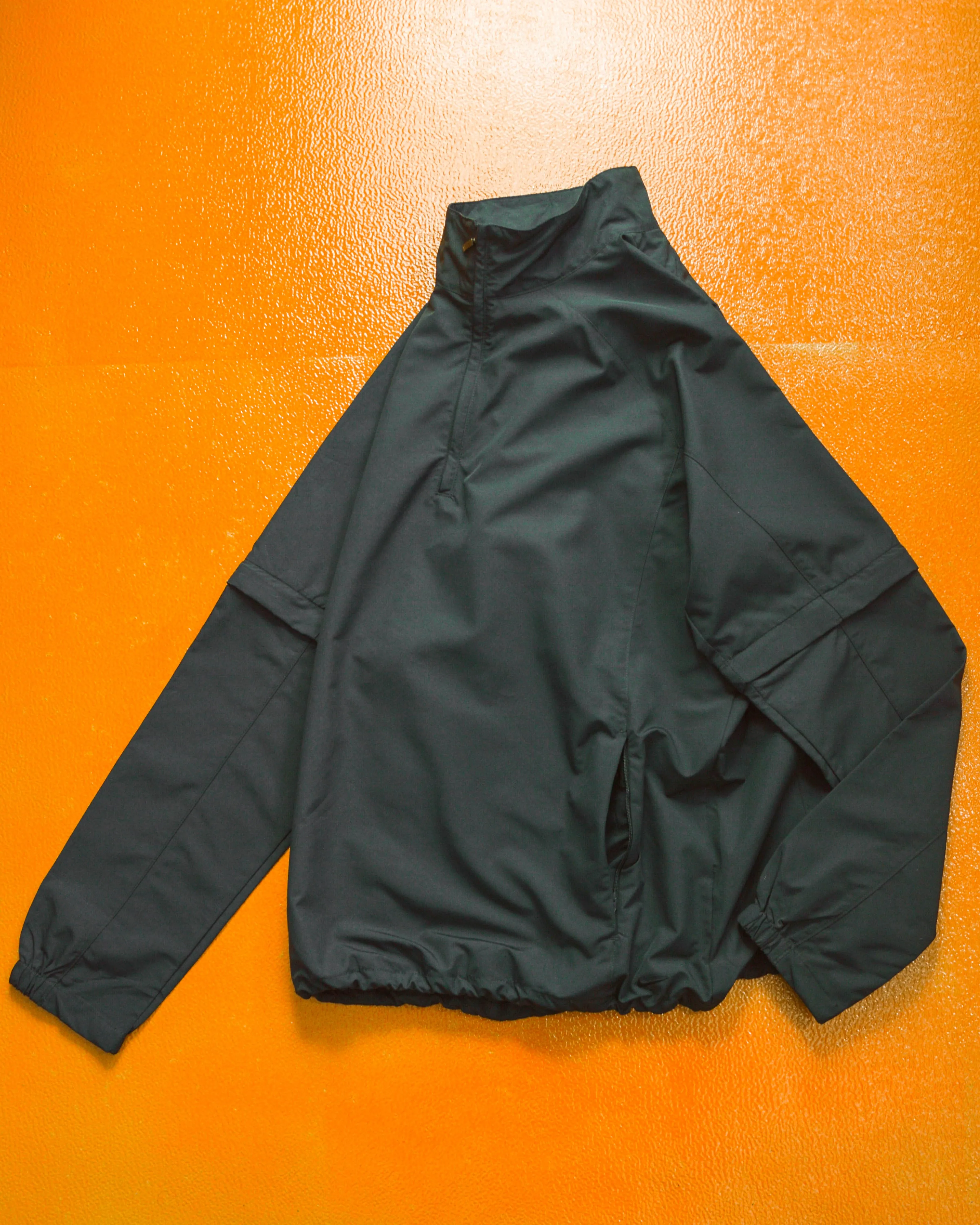 Golf Detachable Sleeve / Convertible Black Tonal Track Top (~M~)