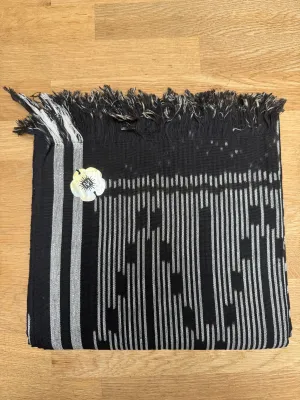 IKAT BLANKET - BLACK/WHITE