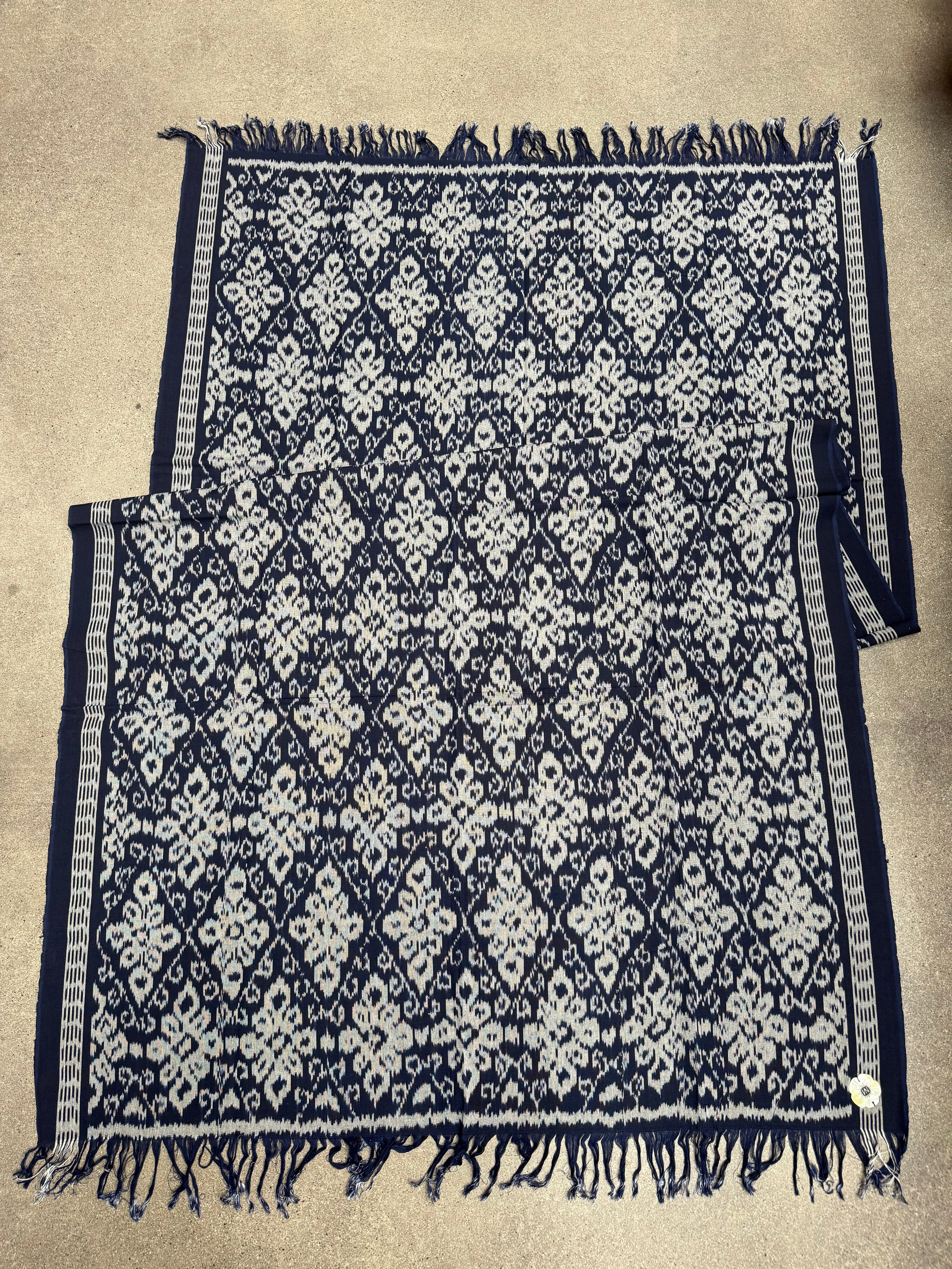 IKAT BLANKET - NAVY/WHITE