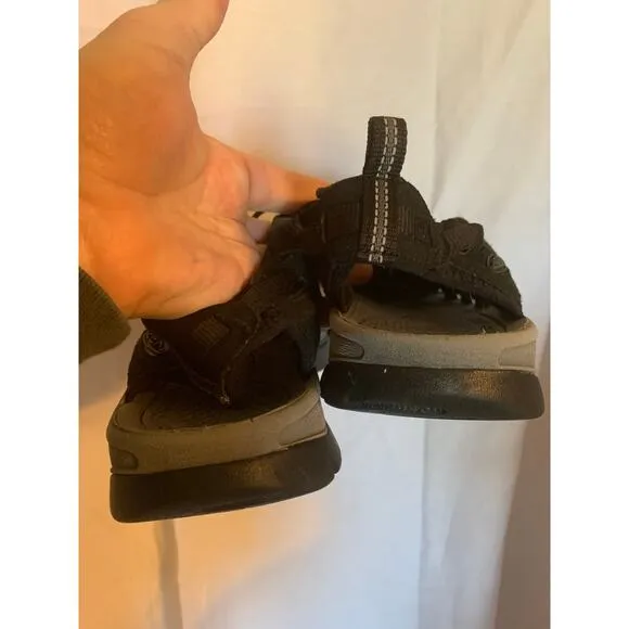 Keen Men's Black Size 10 Water/Hiking Shoe/Sandal Closed Toe
