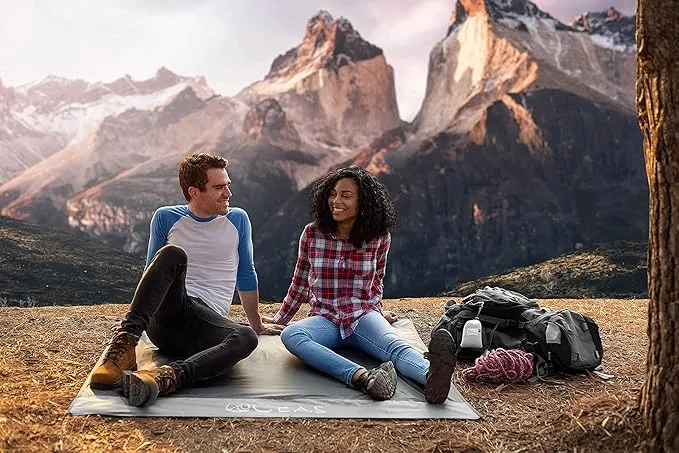 Oceas Outdoor Pocket Blanket - Ideal Sand Proof and Waterproof Picnic Blanket for Beach, Hiking, and Festival Use - Foldable and Compact Mat Easily Fits Into Small Portable Bag
