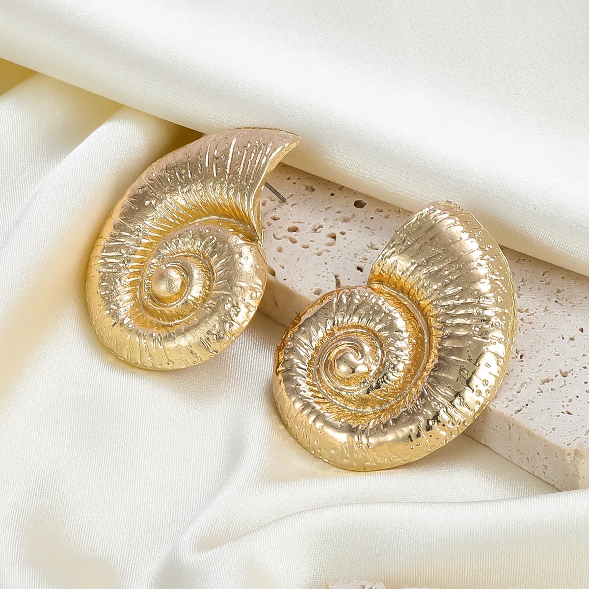 Summer New Vacation Beach Style Conch Earrings Alloy Earrings Female European and American Exaggerated Metal Ornament Cross-Border Wholesale
