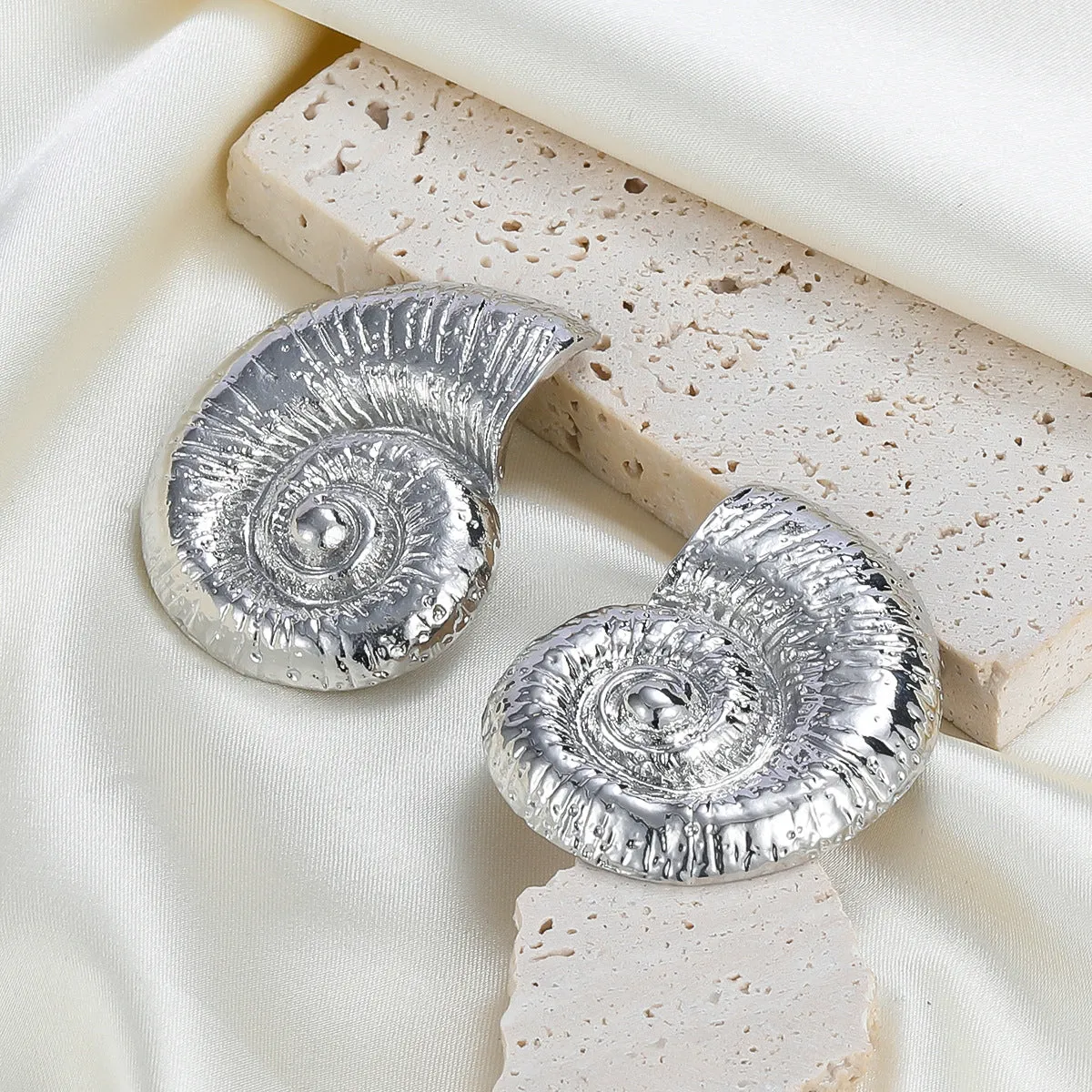 Summer New Vacation Beach Style Conch Earrings Alloy Earrings Female European and American Exaggerated Metal Ornament Cross-Border Wholesale