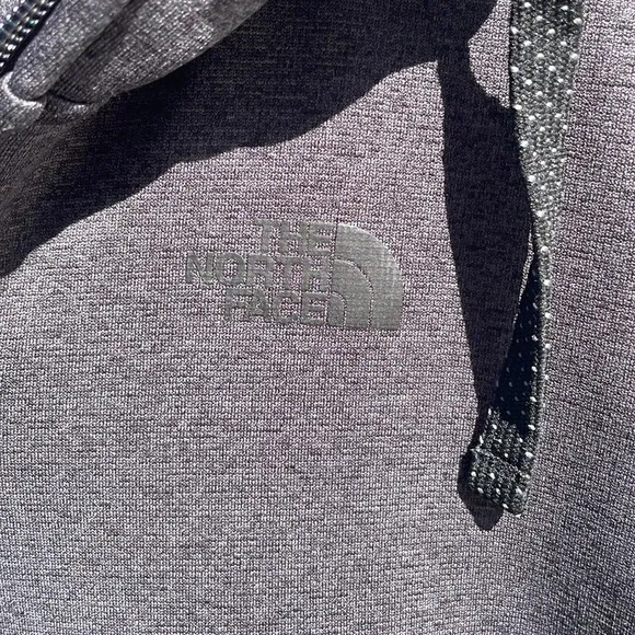 The Nort Face Women’s Full Zip Lined Hoodie Gray/Black Size Medium