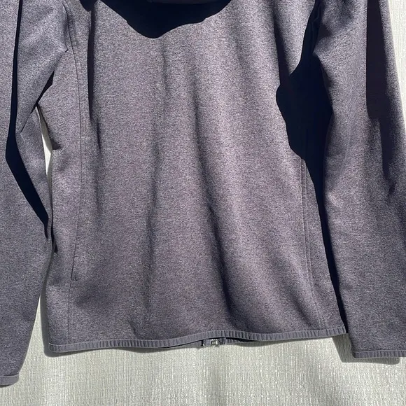 The Nort Face Women’s Full Zip Lined Hoodie Gray/Black Size Medium