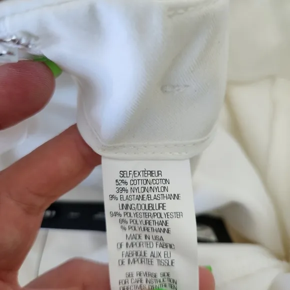 THEORY Palanis White Shorts 9&quot; Designer Coastal Beach Vacation Nautical Summer